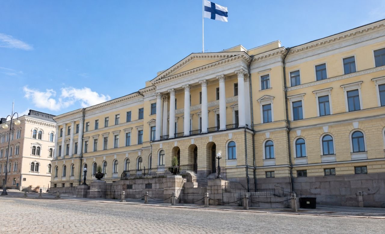 Suomen hallituksen istunto valtioneuvoston linnassa